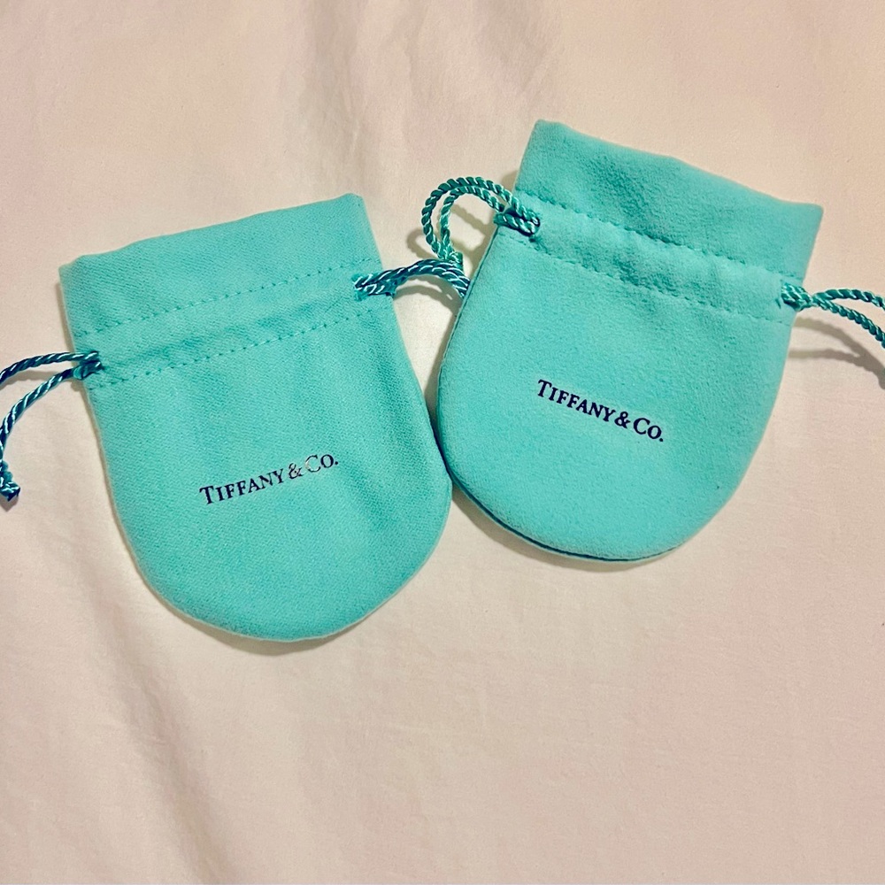 2 small Tiffany drawstring jewelry pouches😍😍 - Picture 2 of 5
